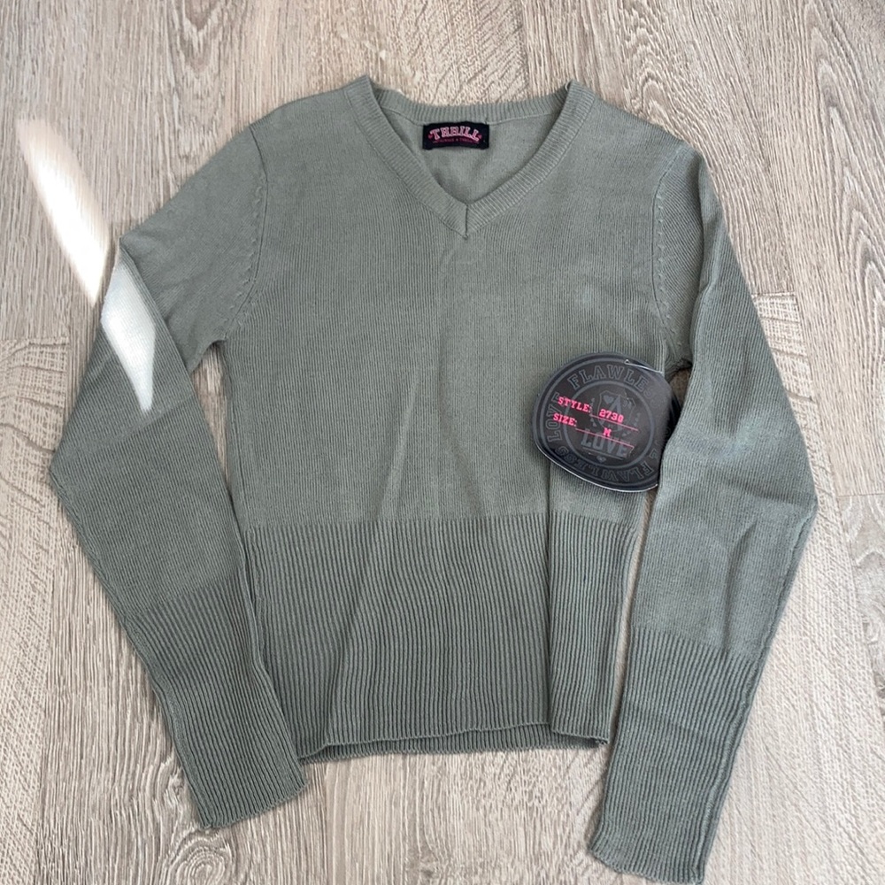 Gray v neck sweater